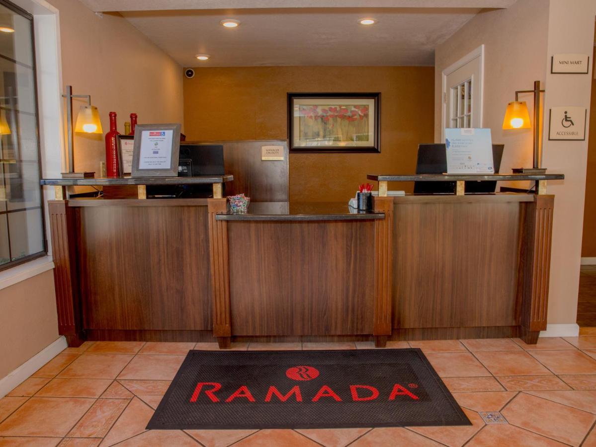 Hotel Ramada By Wyndham Mountain View Exterior foto