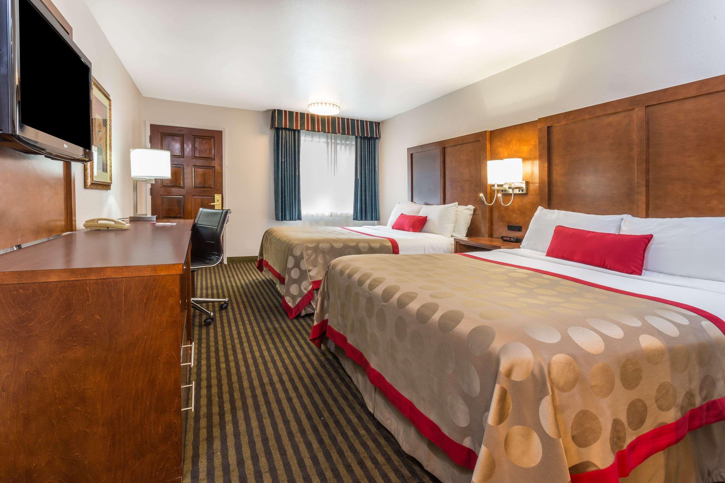Hotel Ramada By Wyndham Mountain View Exterior foto